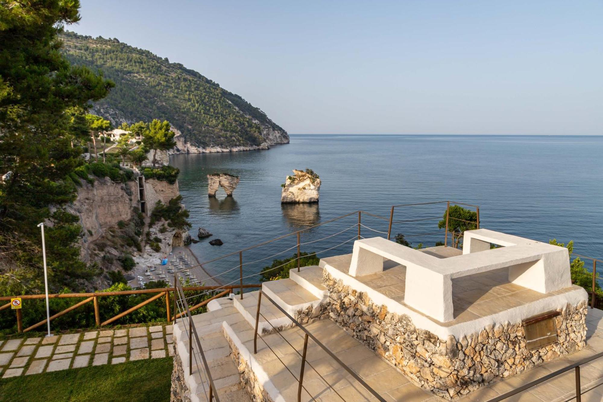 Hotel Ah Premium Baia Dei Faraglioni Mattinata Exterior foto