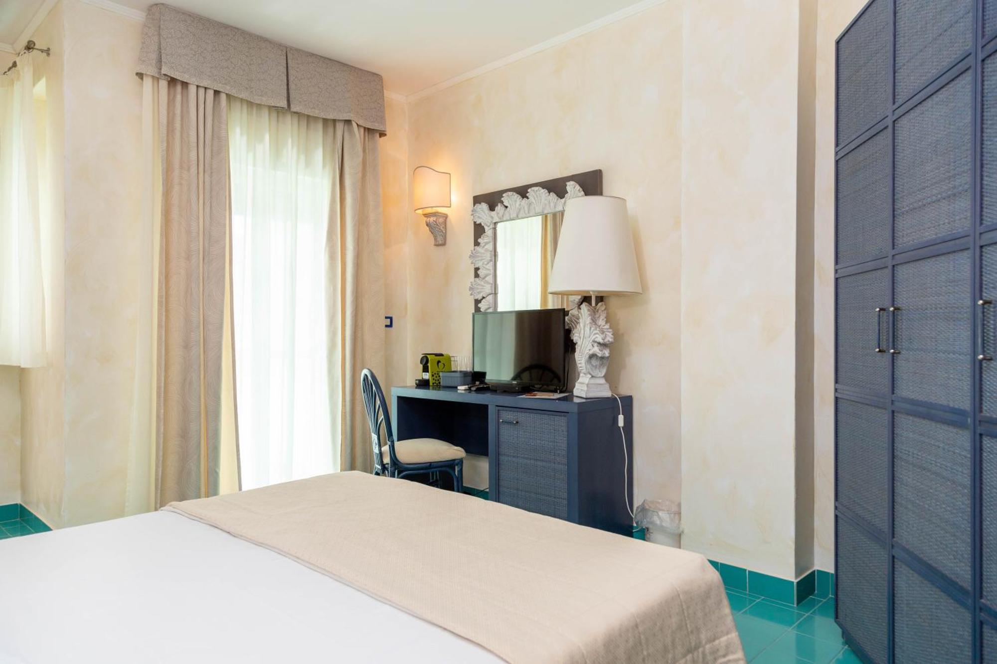 Hotel Ah Premium Baia Dei Faraglioni Mattinata Exterior foto