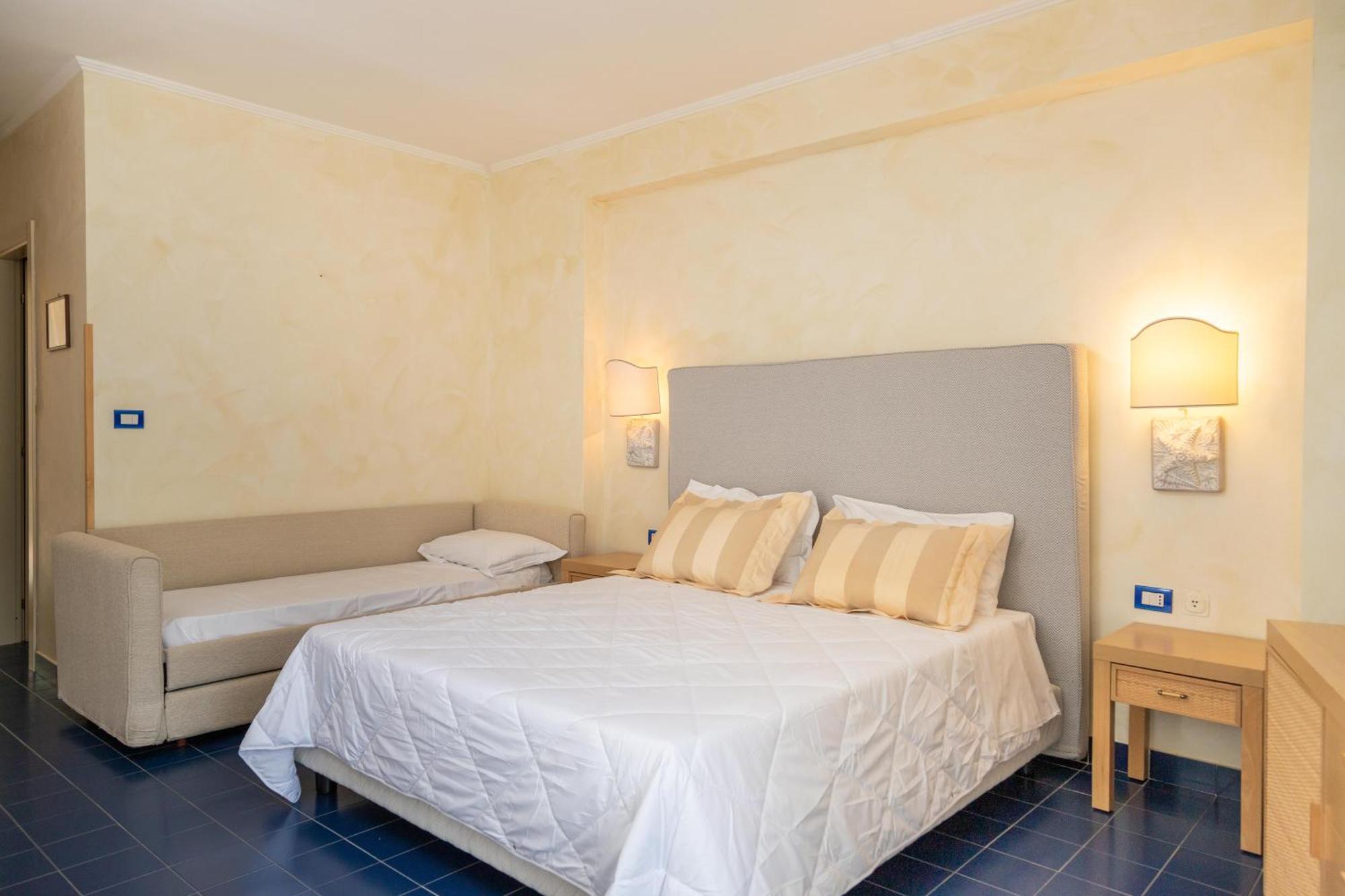 Hotel Ah Premium Baia Dei Faraglioni Mattinata Exterior foto