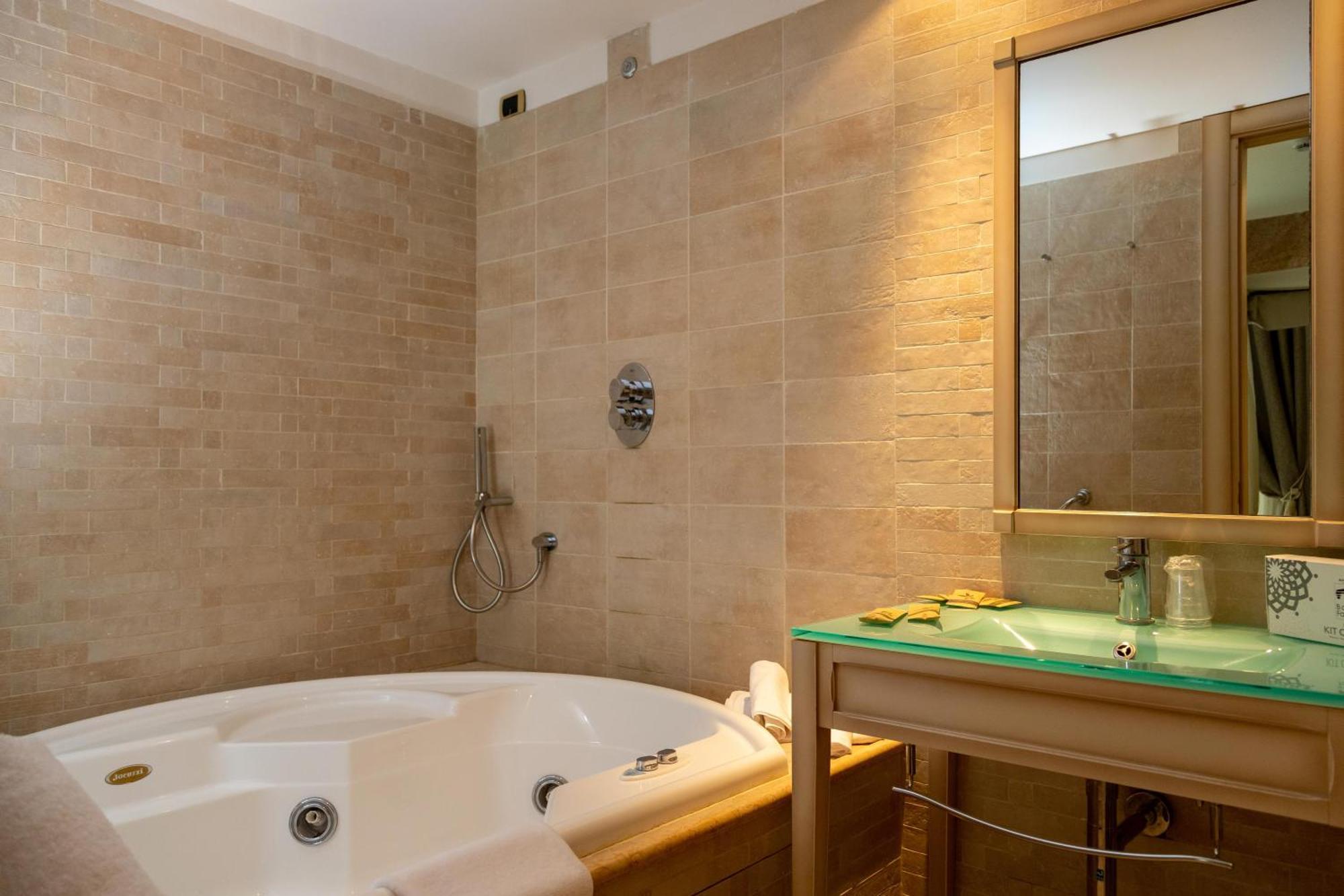 Hotel Ah Premium Baia Dei Faraglioni Mattinata Exterior foto